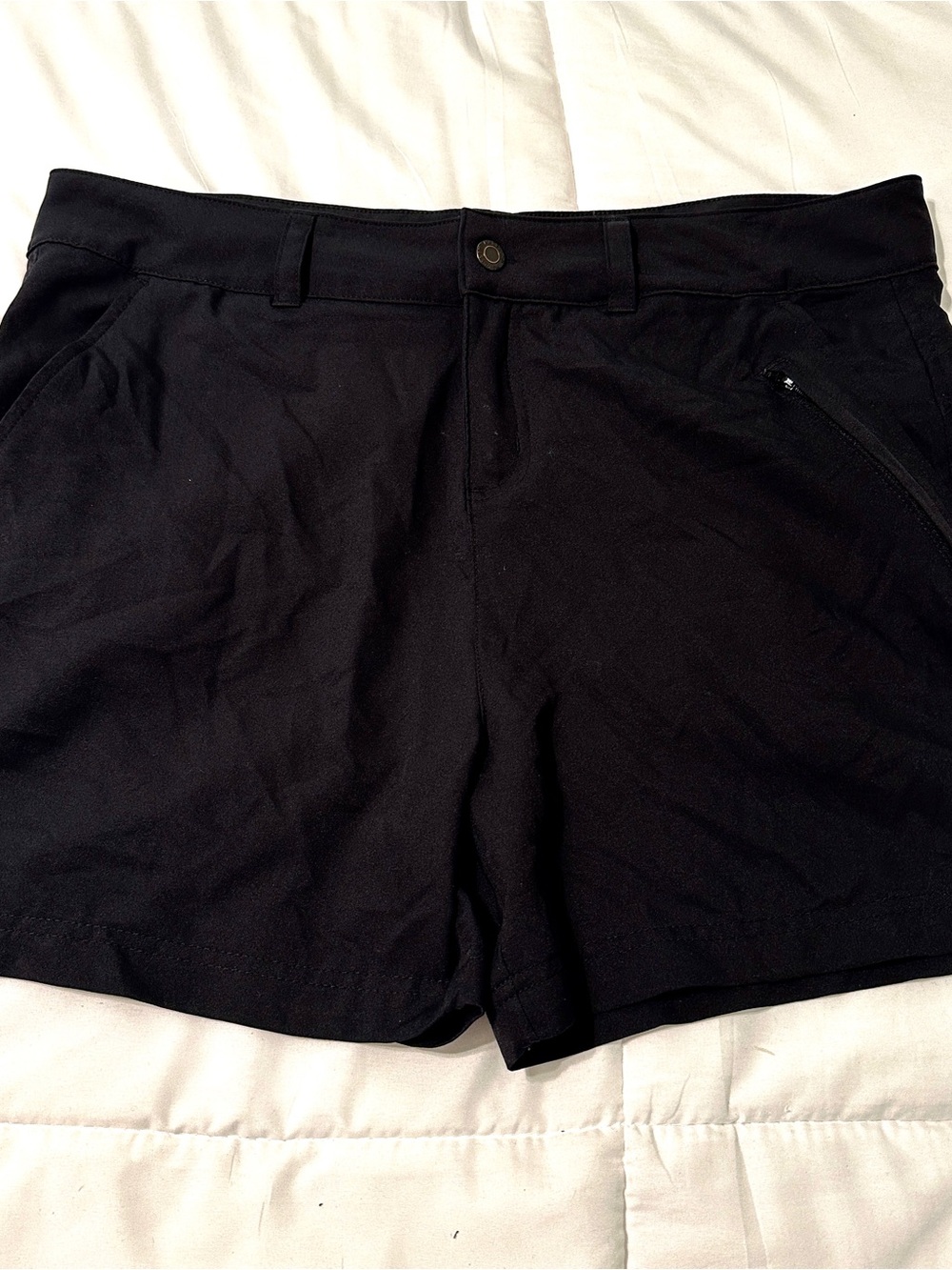Women’s Magellan Outdoors Black Classic Fit Shorts • Large